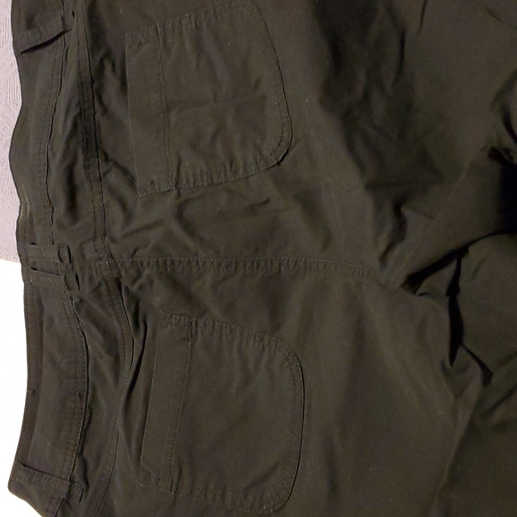 Lane Bryant capris black 16W, patch pockets on rear,pockets in front, cotton - Picture 5 of 6